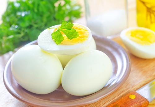 Eat a High-Protein Breakfast to Reduce Nighttime Snacking