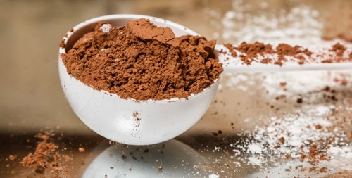 Can a scoop of protein before bedtime help you build muscle by increasing muscle protein synthesis.
