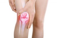 image of person experiencing knee pain